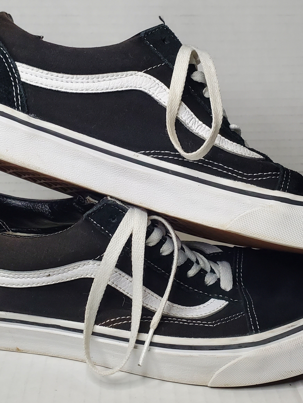 Vans Men’s Black/White Old Skool Lace-Up Skate Shoes 10.5 - Picture 3 of 9